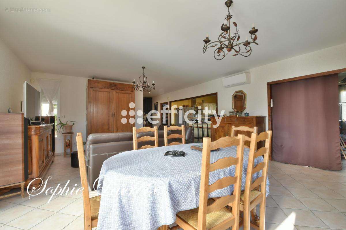 Maison à ANNEYRON