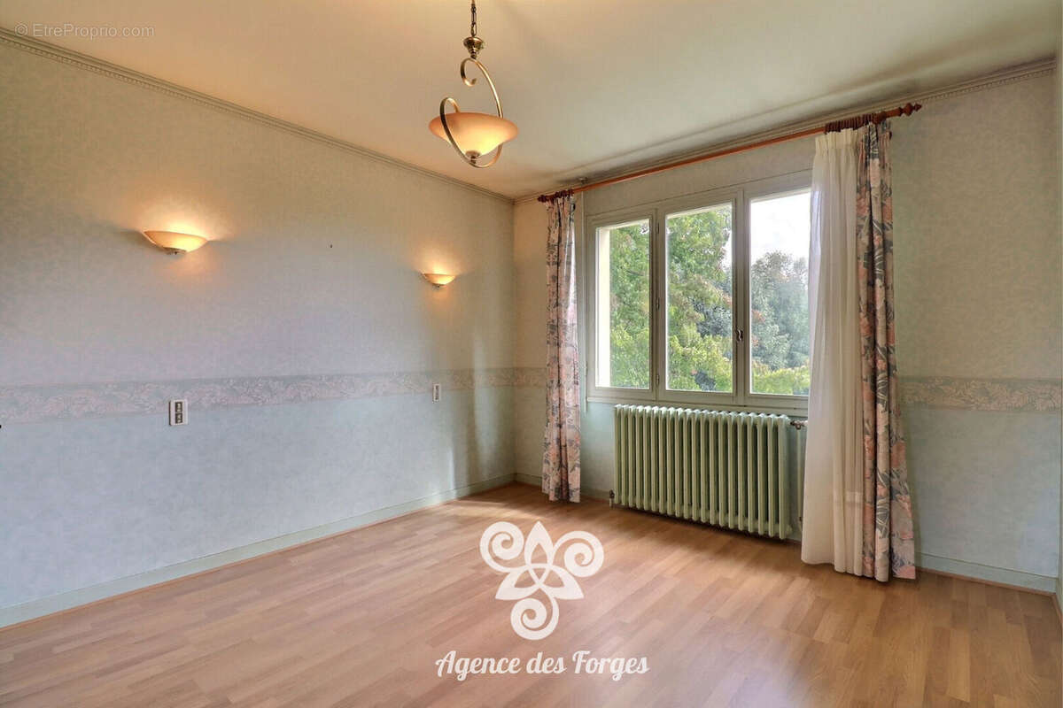 Maison à LE PUISET-DORE