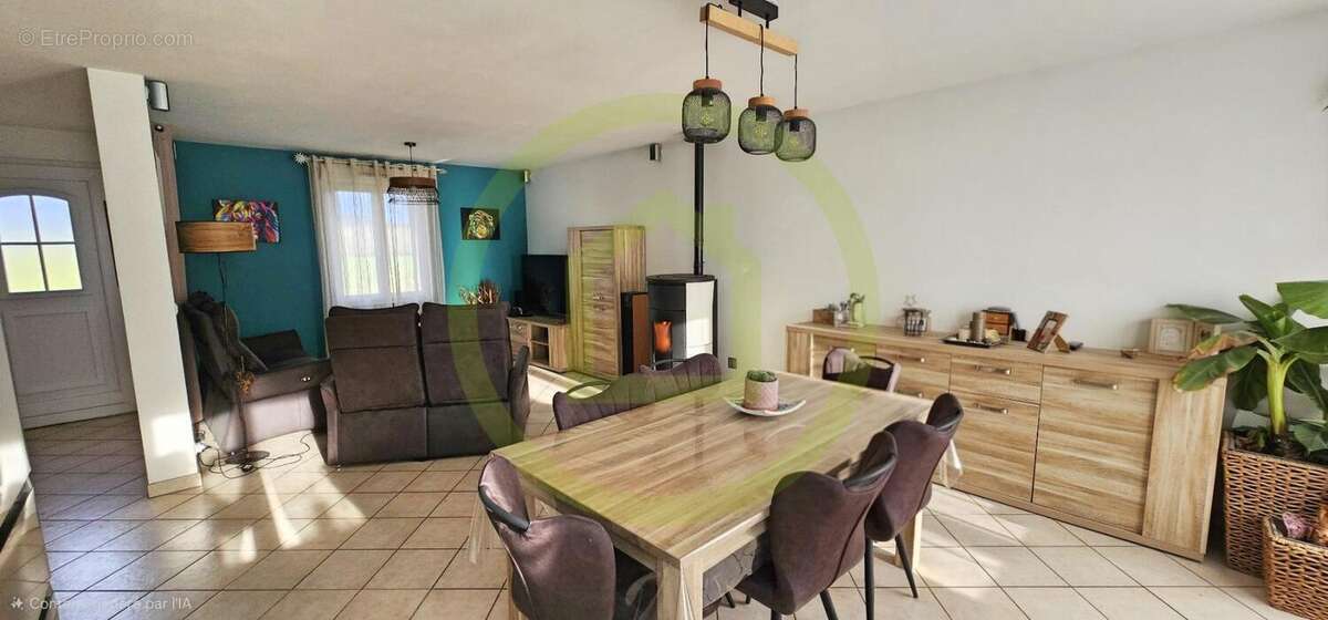 Maison à PIERREPONT-SUR-AVRE