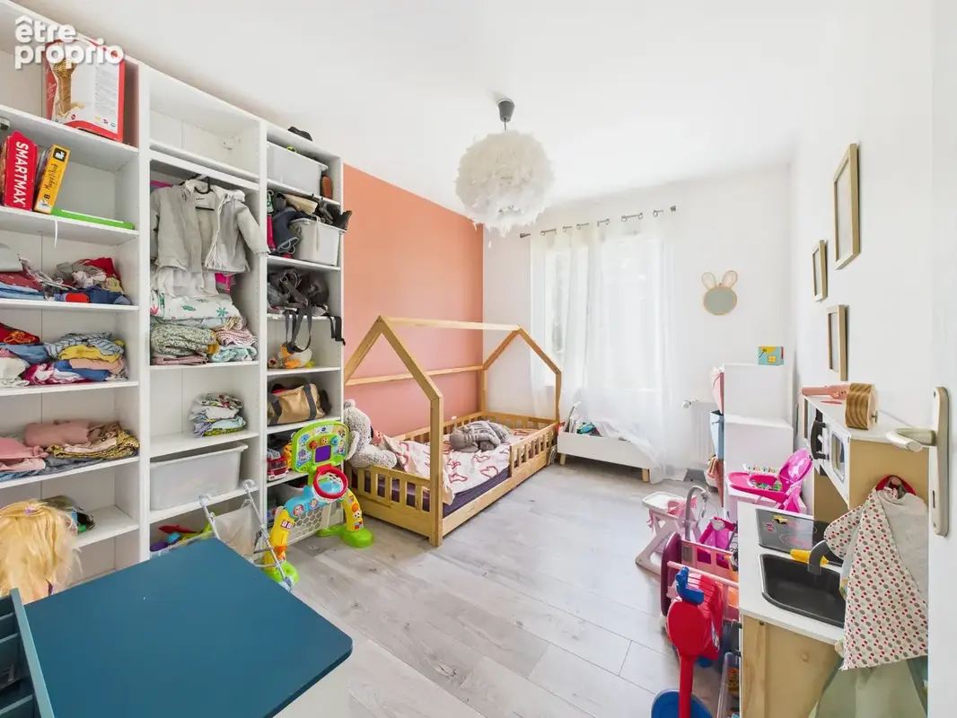 A Vendre - Maison  de 102 m2 récente de plain-pied proche du centre-ville. - photo 7