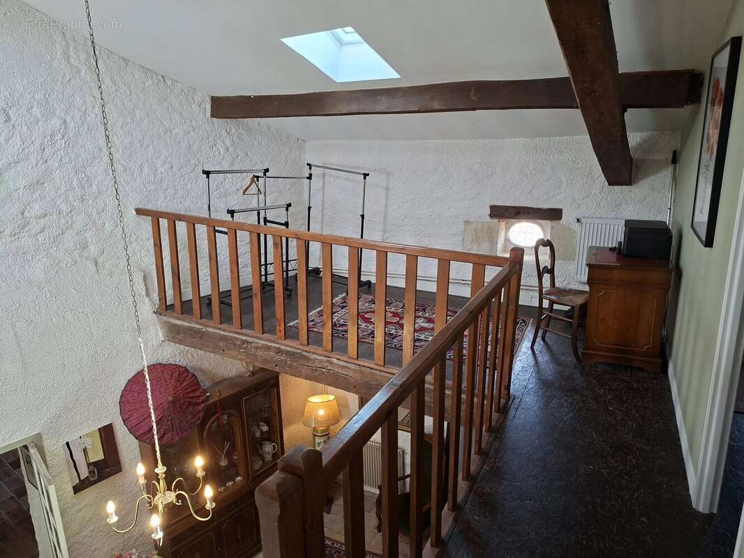 Maison de village historique avec une magnifique piscine - photo 11