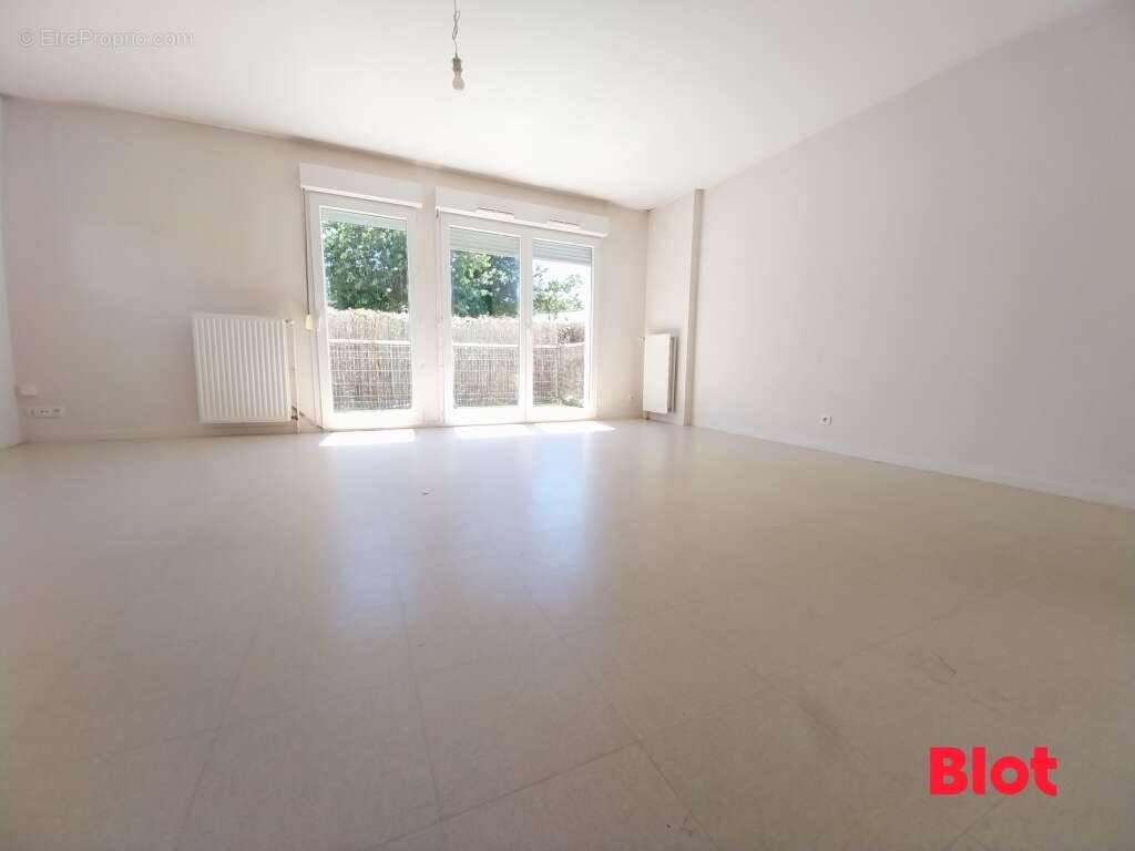 Maison 78 m² à La Chapelle-Des-Fougeretz  - photo 3