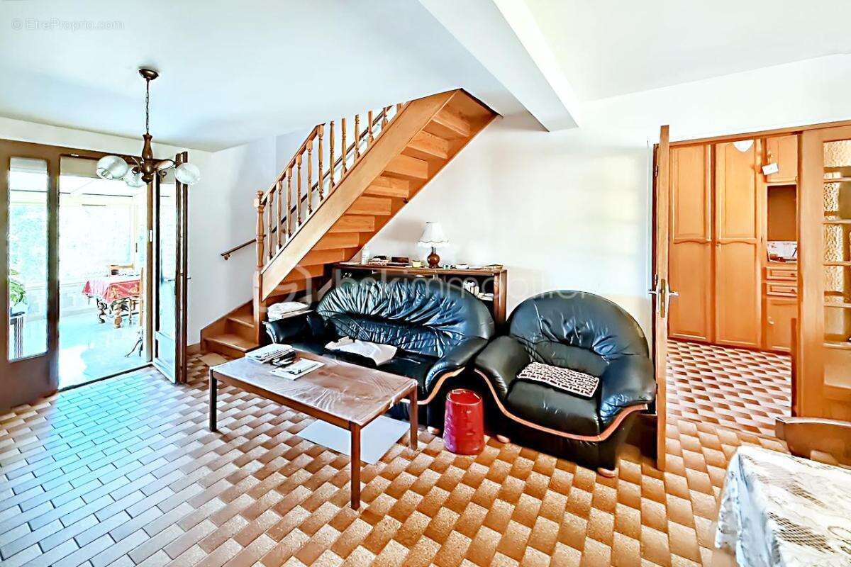 Maison à COUTEVROULT