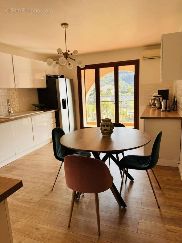 Appartement à EZE