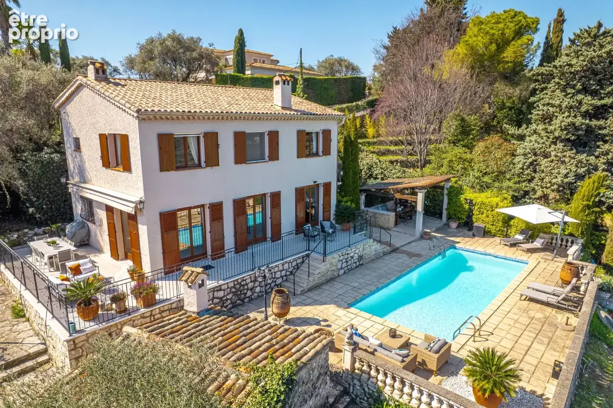 Villa d'Exception à Vence : Vue Spectaculaire, Calme Absolu et Proximité Idéale - photo 3