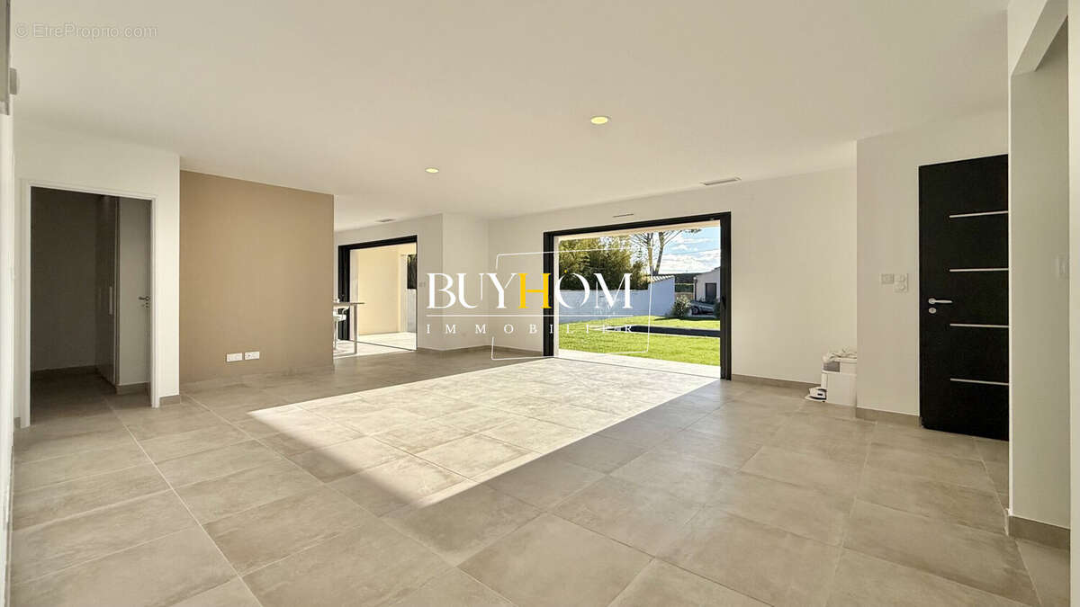 Maison à L'ISLE-SUR-LA-SORGUE