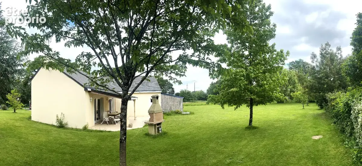 Maison de plain-pied - 135 m² habitables - 4 chambres - terrain d'environ 3 167 m² - photo 13