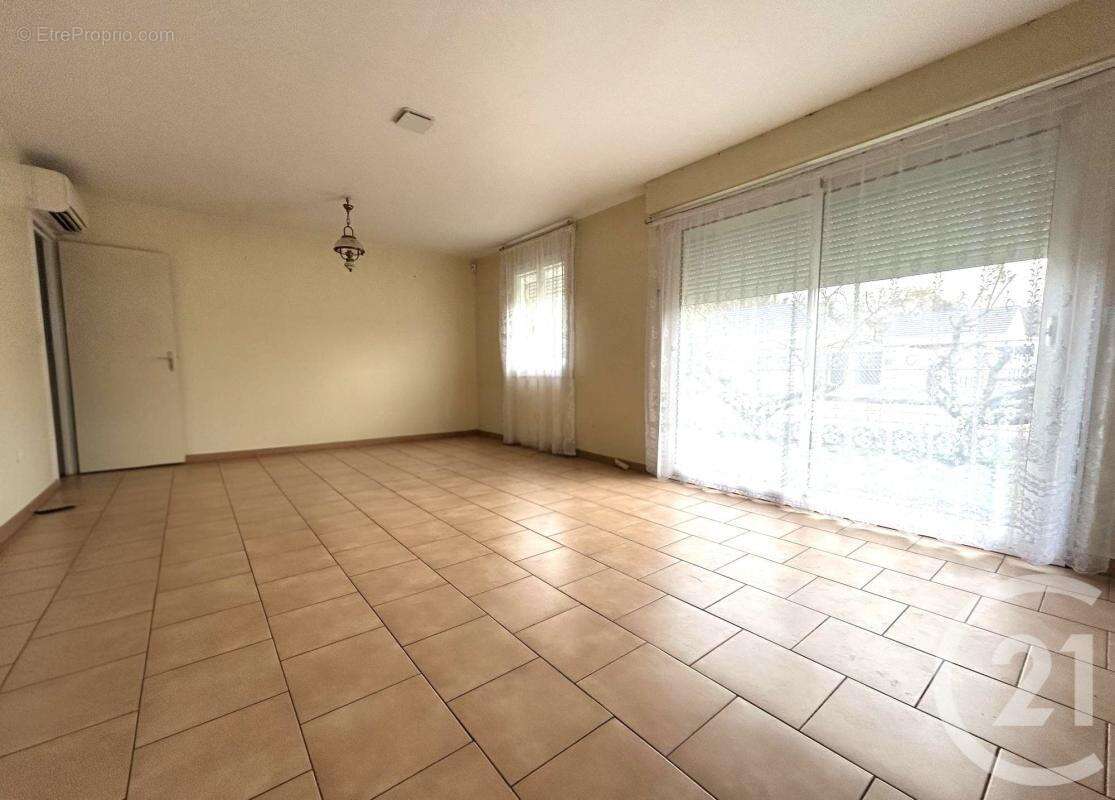 Maison à VERNEUIL-EN-HALATTE