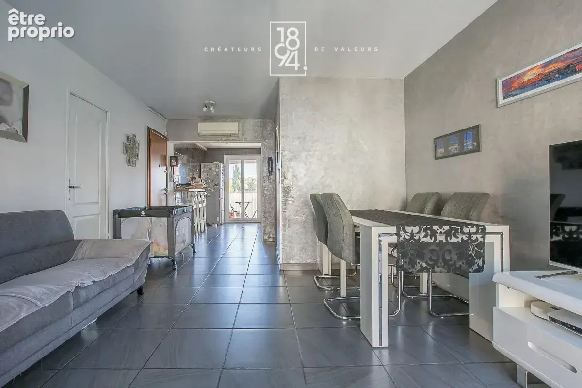 Traversant de type 4 en etage avec parking ,balcon et cave - photo 10