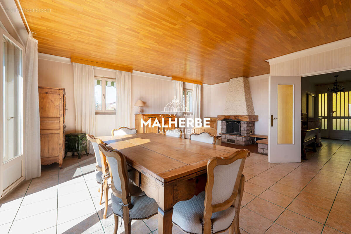 Maison à LUDRES