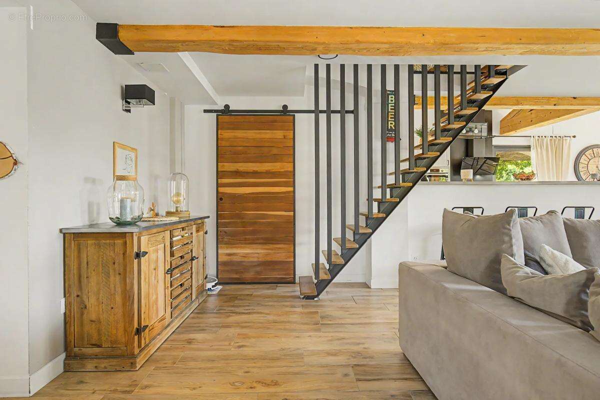 Superbe bastide de 217 m² avec piscine à Grambois - photo 4