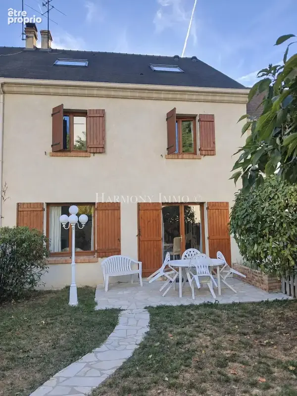 Maison familiale de 145m2, à proximité immédiate du RER B - photo 1
