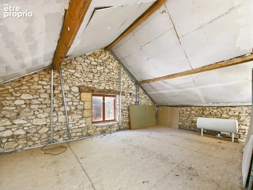 Authentique manoir du XVIIIe siècle offrant des hébergements indépendants pour invités, une piscine et une grange - photo 20