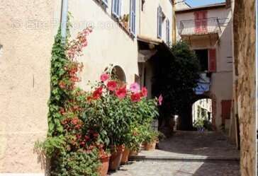 Appartement à SAINT-LAURENT-DU-VAR