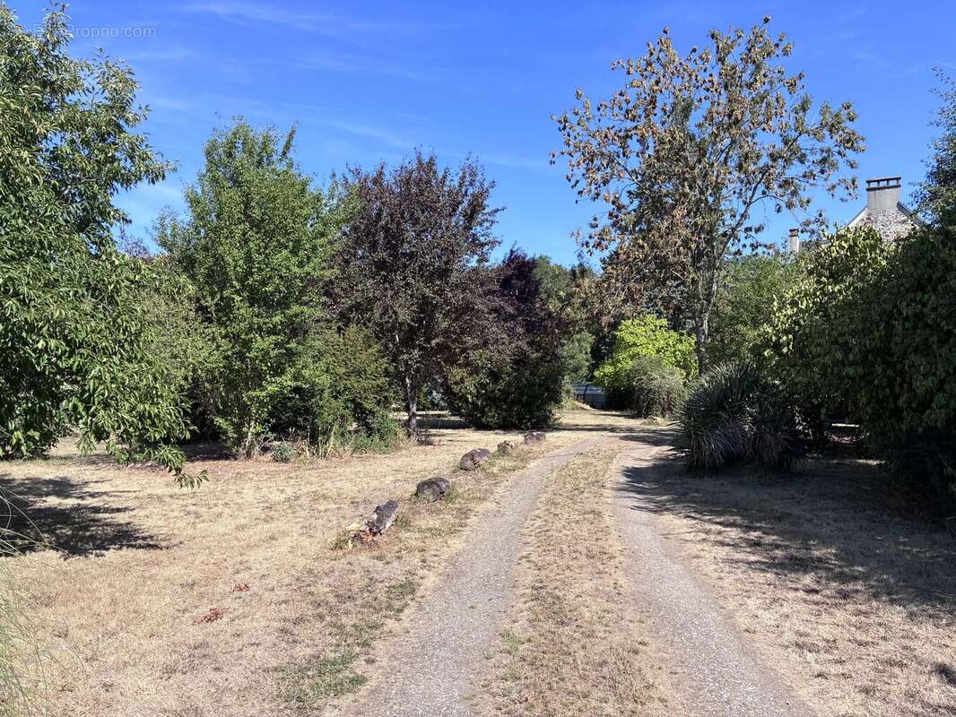 Grande maison de village, maison d'amis, piscine et terrain ! - photo 17