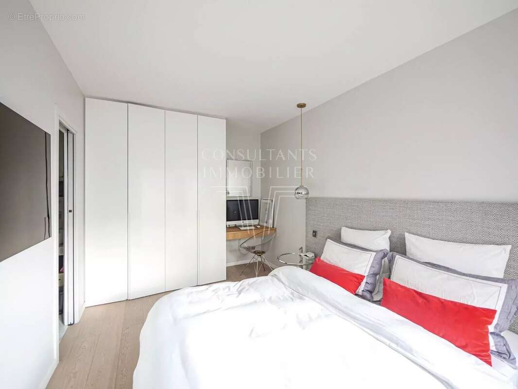 Appartement à NEUILLY-SUR-SEINE