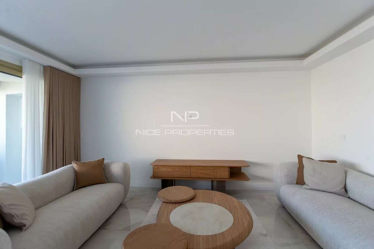 Appartement à VILLENEUVE-LOUBET