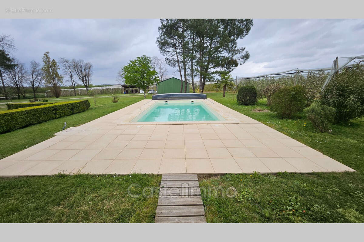 Maison 300 m² à Merles  - photo 5