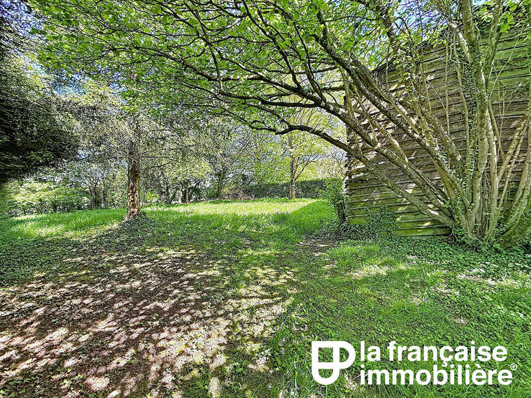 Terrain à ERCE-PRES-LIFFRE