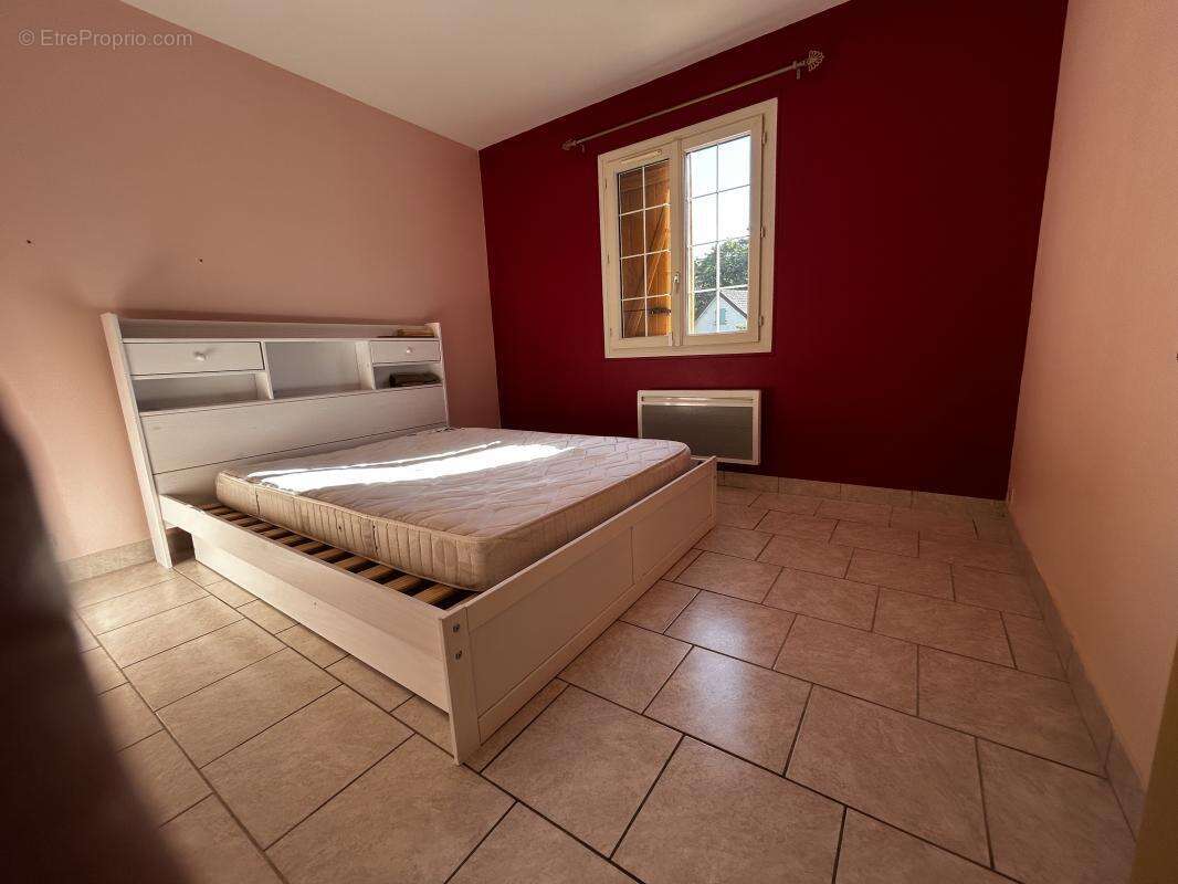 Maison à VARENNES-VAUZELLES