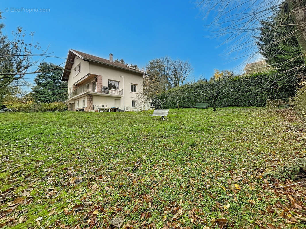 Maison à SAINT-CYR-AU-MONT-D'OR