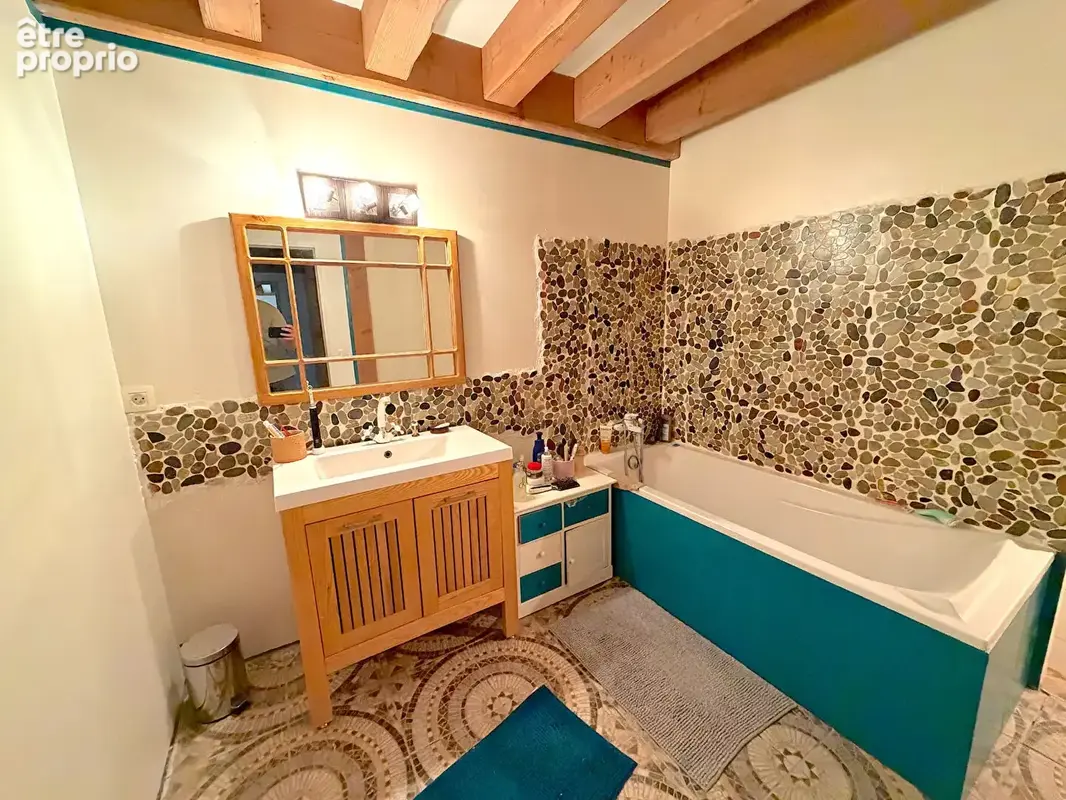 Grande maison de 285 m² avec T2 indépendant , Proche frontière - photo 9