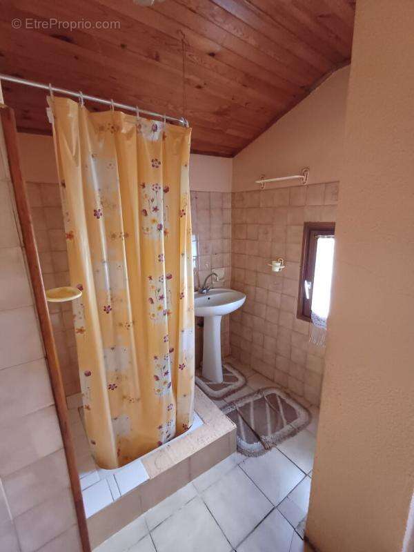 Maison de 100m² en pierres avec dépendances - photo 12