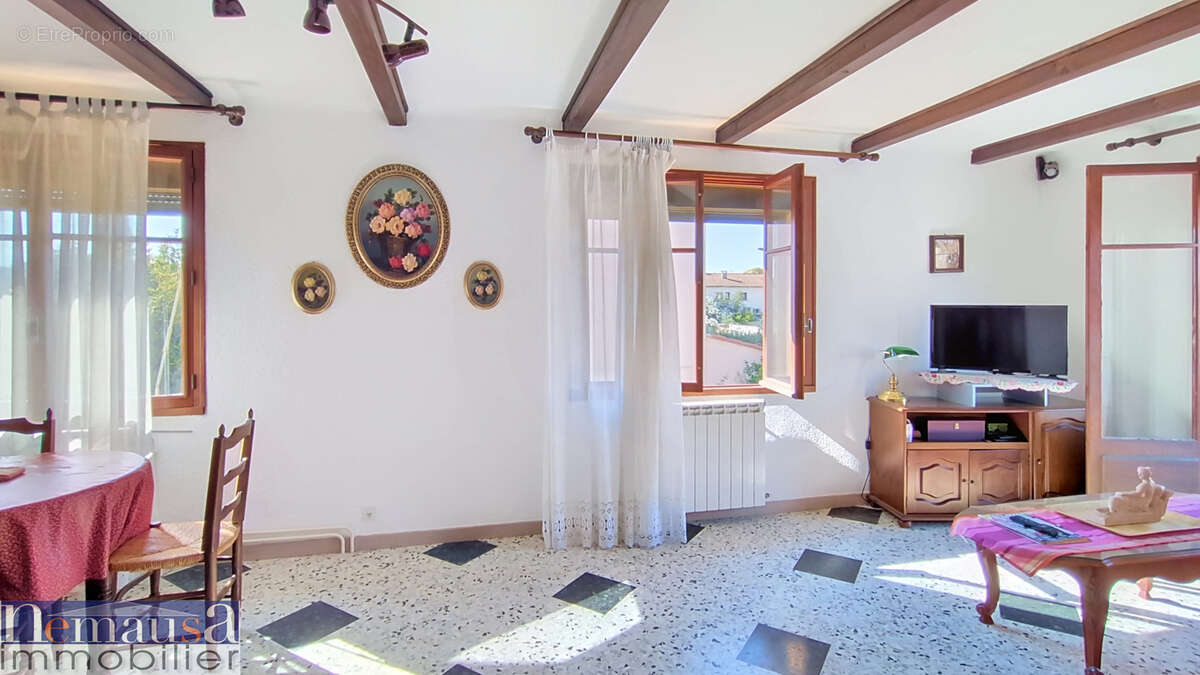 Maison à RODILHAN