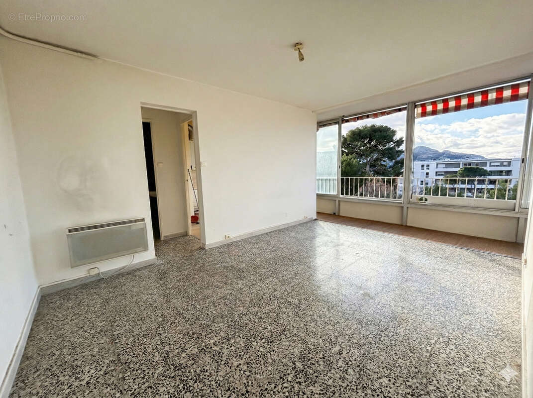 Appartement à MARSEILLE-9E