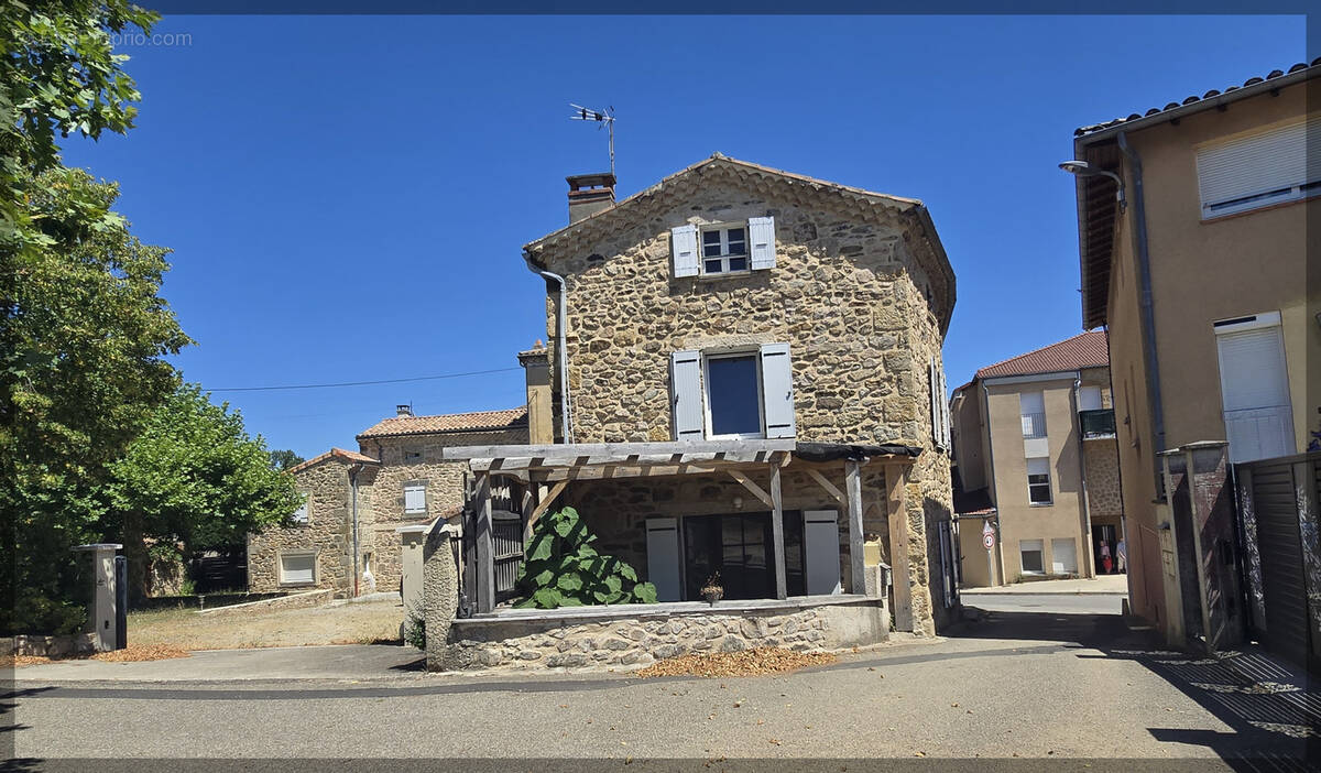 Maison à ALBOUSSIERE