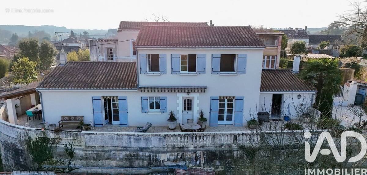 Photo 1 - Maison à CHATEAUNEUF-SUR-CHARENTE