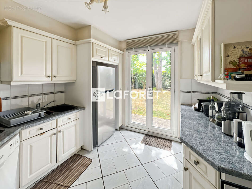 MENNECY - Village Levitt - Maison familiale indépendante 7 pièces - 137 m² - Terrain de 680 m² - photo 15