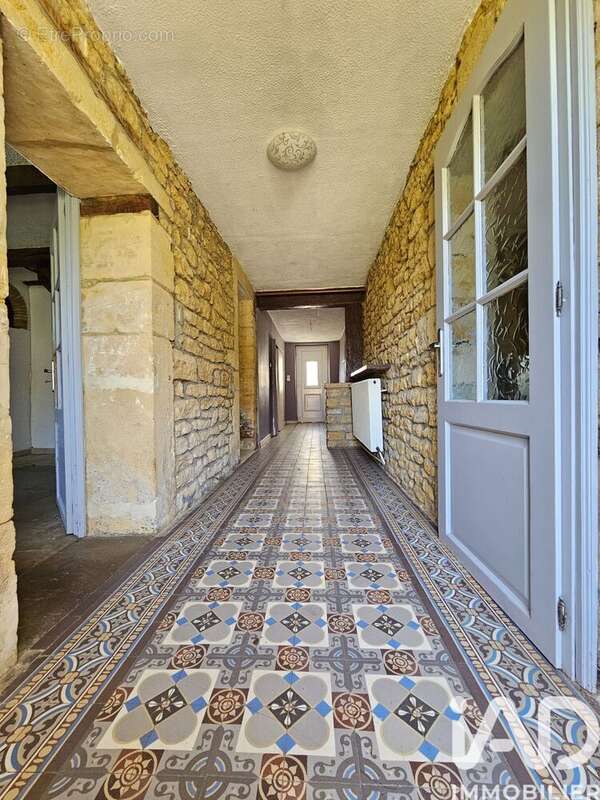 Photo 2 - Maison à COSNES-ET-ROMAIN