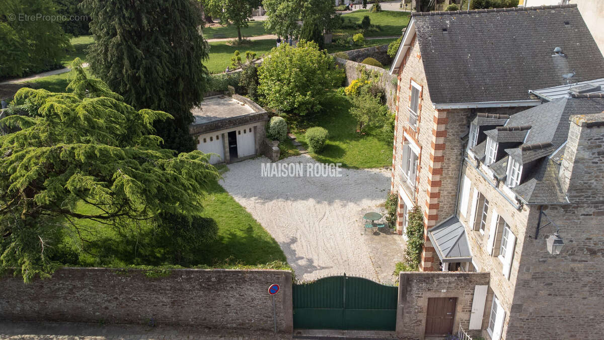 Une demeure d'exception au coeur de la cité historique - photo 15