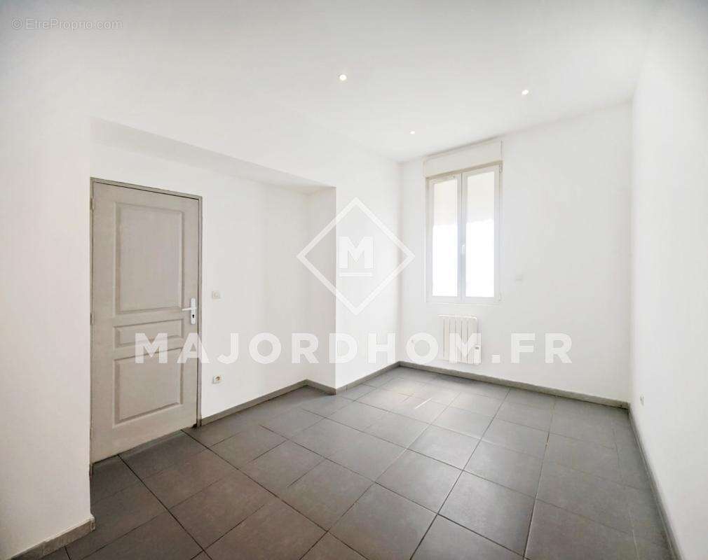 Appartement à MARSEILLE-4E