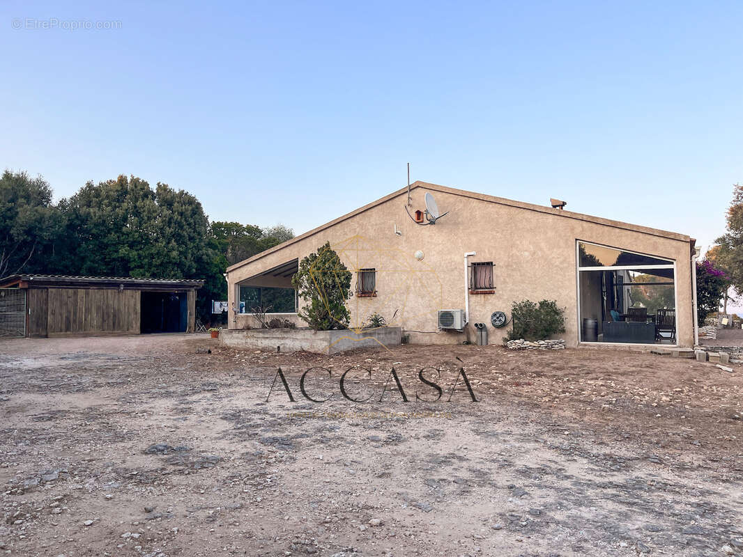 Maison à BONIFACIO