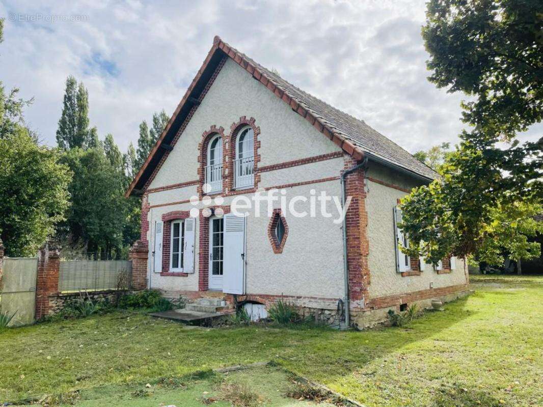 Maison à BOUER