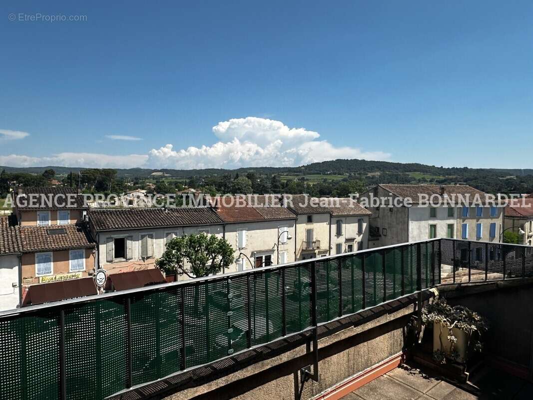 Appartement à VALREAS