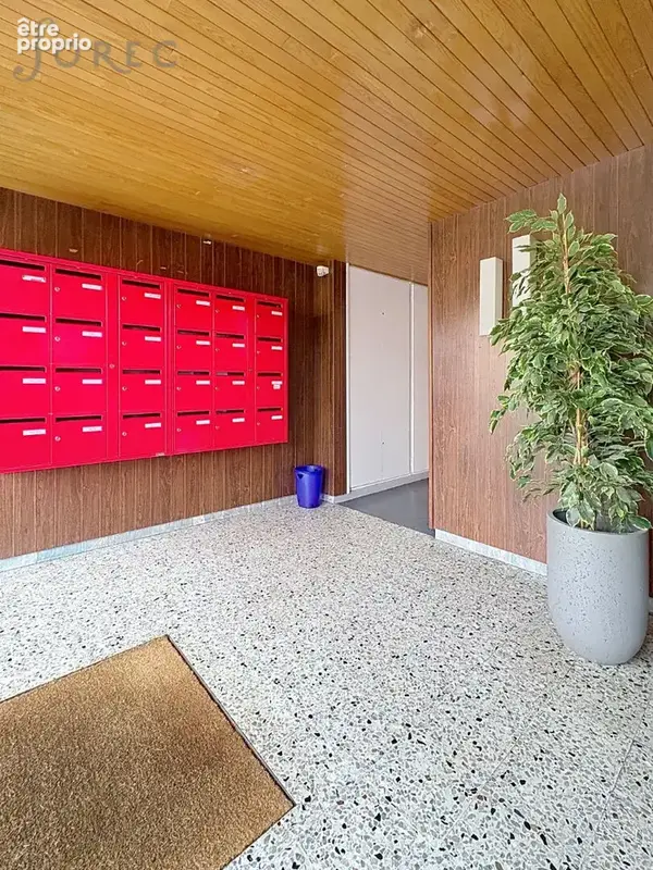 METZ SABLON /Appartement F2 / Balcons/Cave/Garage - photo 2