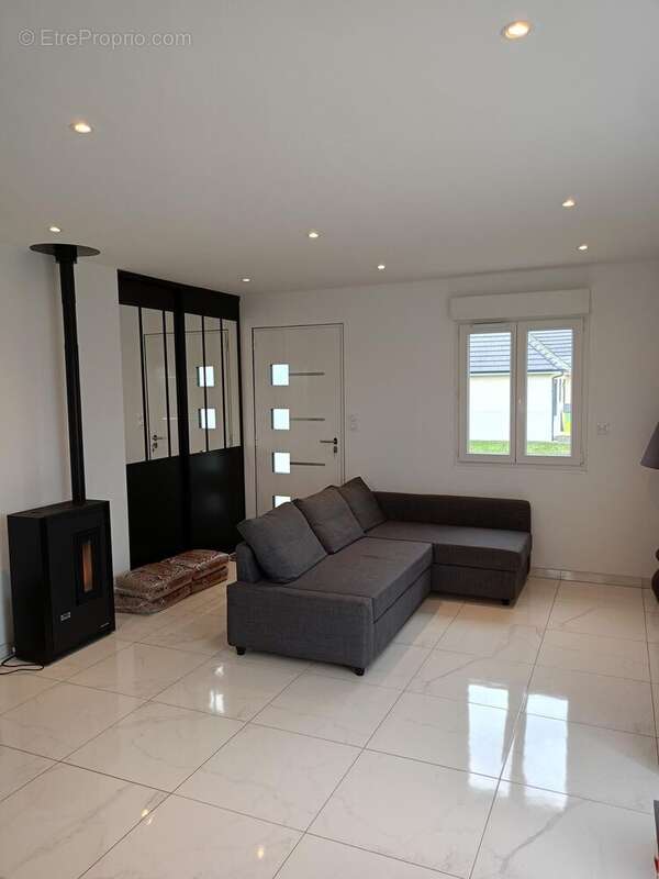 Maison 84 m² à Sassay  - photo 4