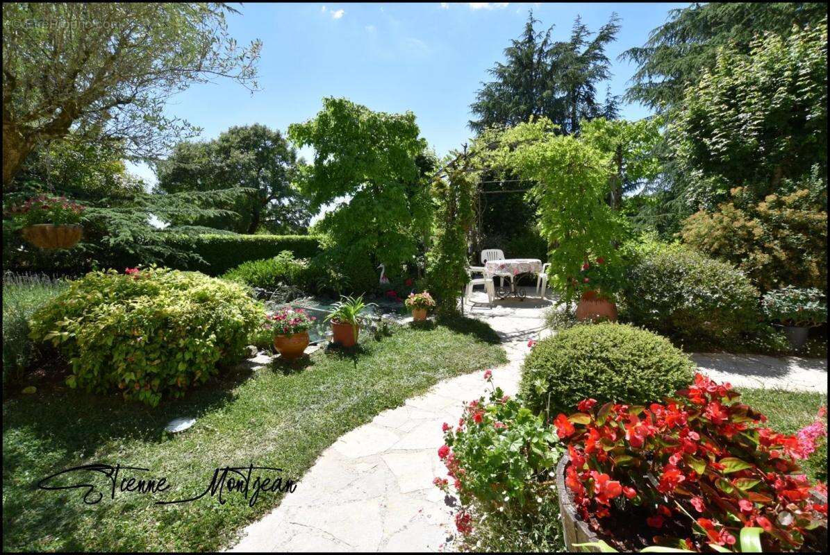 Maison à LAROQUE-DES-ARCS