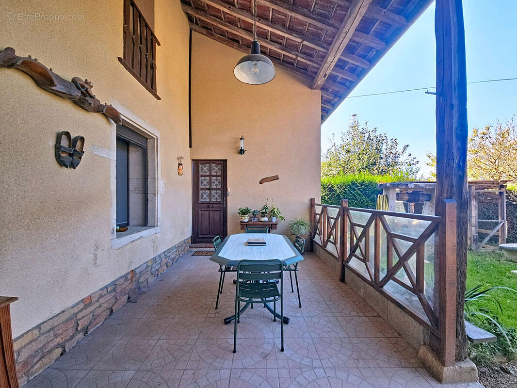 Maison à CURCIAT-DONGALON