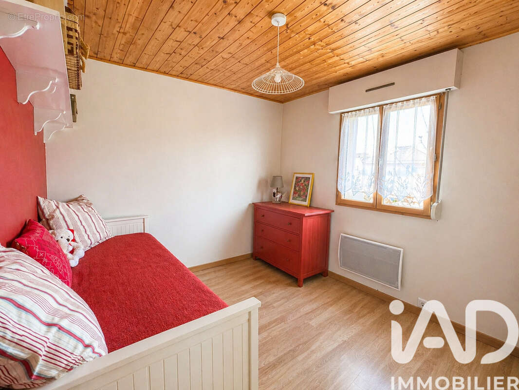 Maison 90 m² à Sainte-Genevieve-Des-Bois  - photo 8