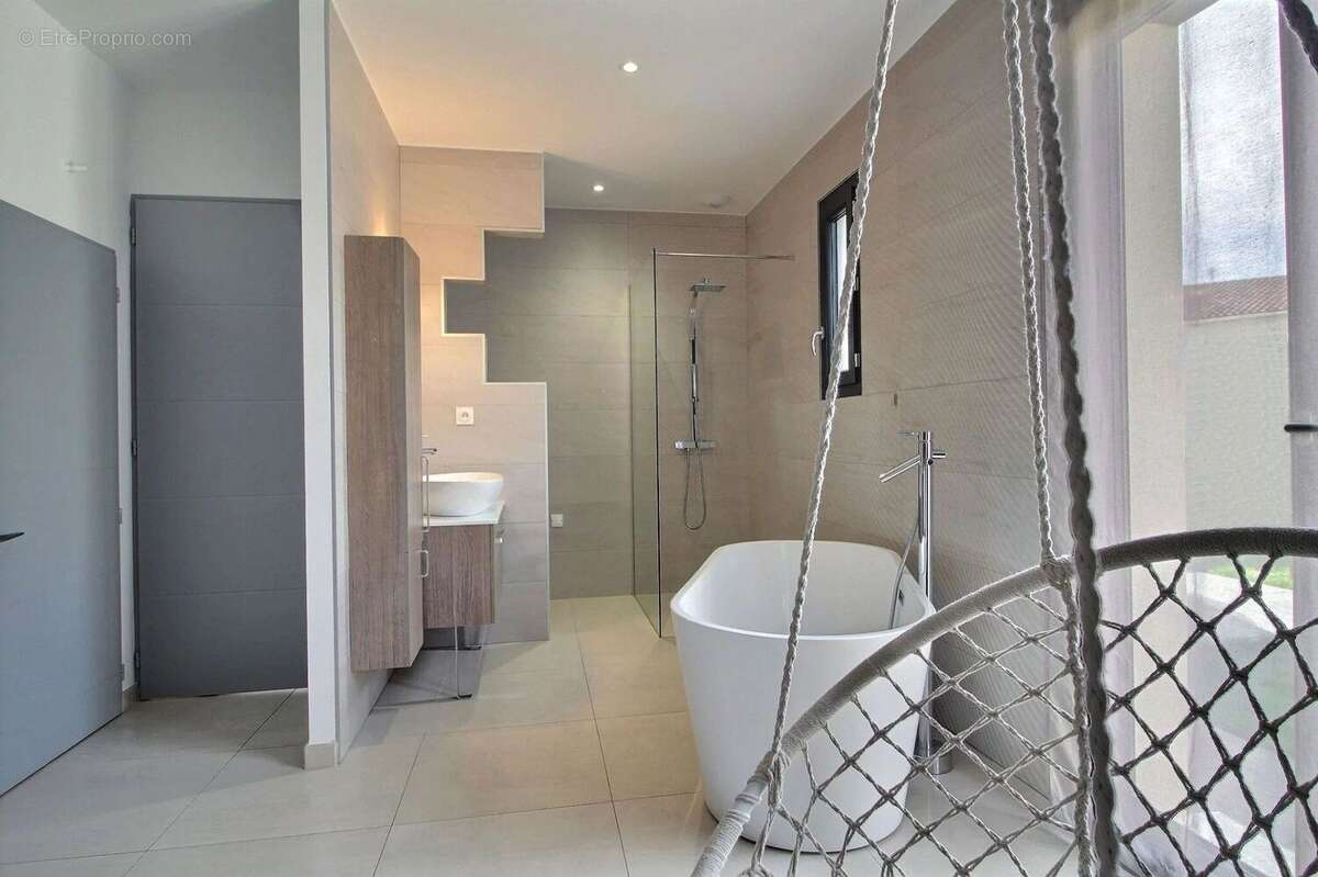 Maison à VILLENEUVE-DE-LA-RAHO