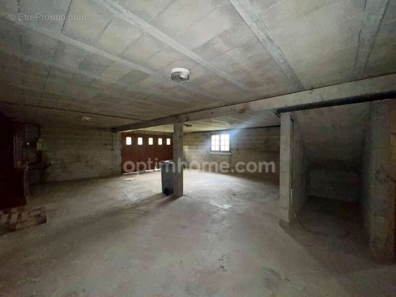 Maison à SAINT-SULPICE-LES-FEUILLES