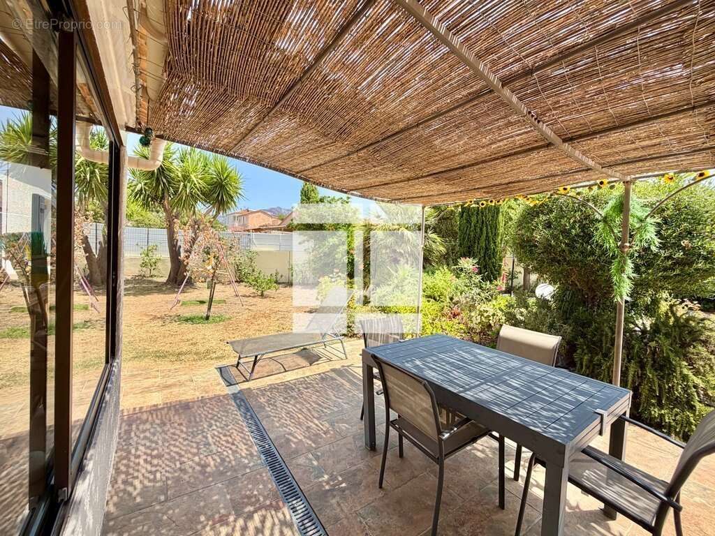 Maison de plain-pied avec vue exceptionnelle sur les domaines viticoles - photo 3