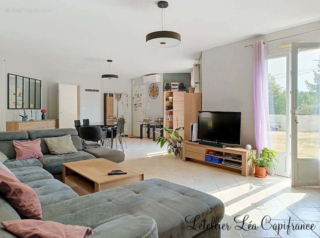 Maison à vendre 7 pièces SAINT GELAIS (79) - photo 5