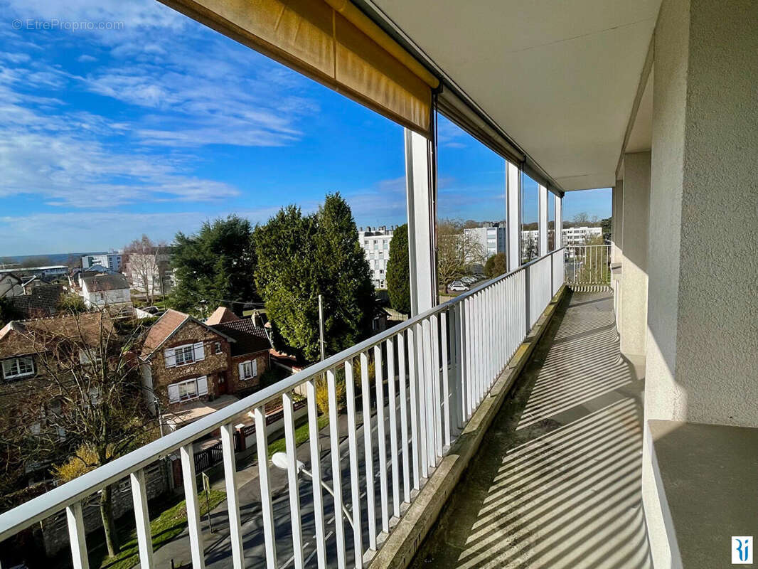 Appartement à MONT-SAINT-AIGNAN