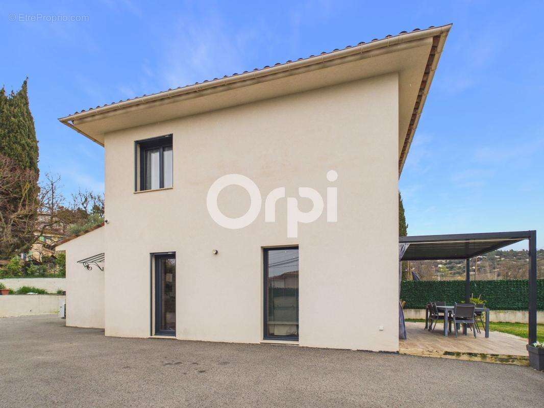 Maison à MONTAUROUX