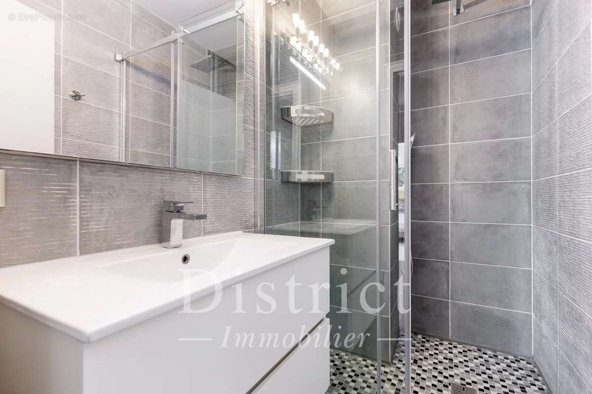 Appartement à PARIS-7E